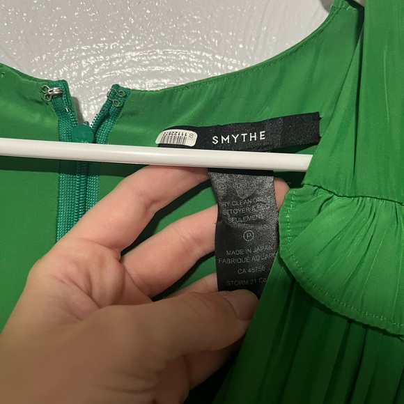 Smythe Ruffle Detail Mini Dress in Emerald Green Satin Padded Shoulder V-Neck P - Picture 3 of 4